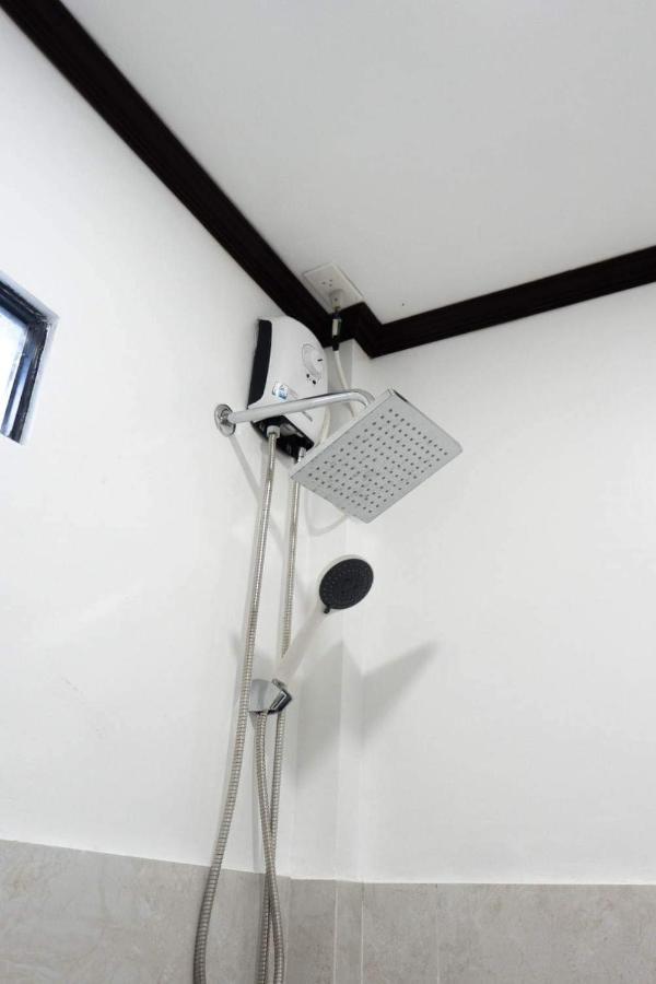Princesa Michaella Hostel Itaytay 外观 照片